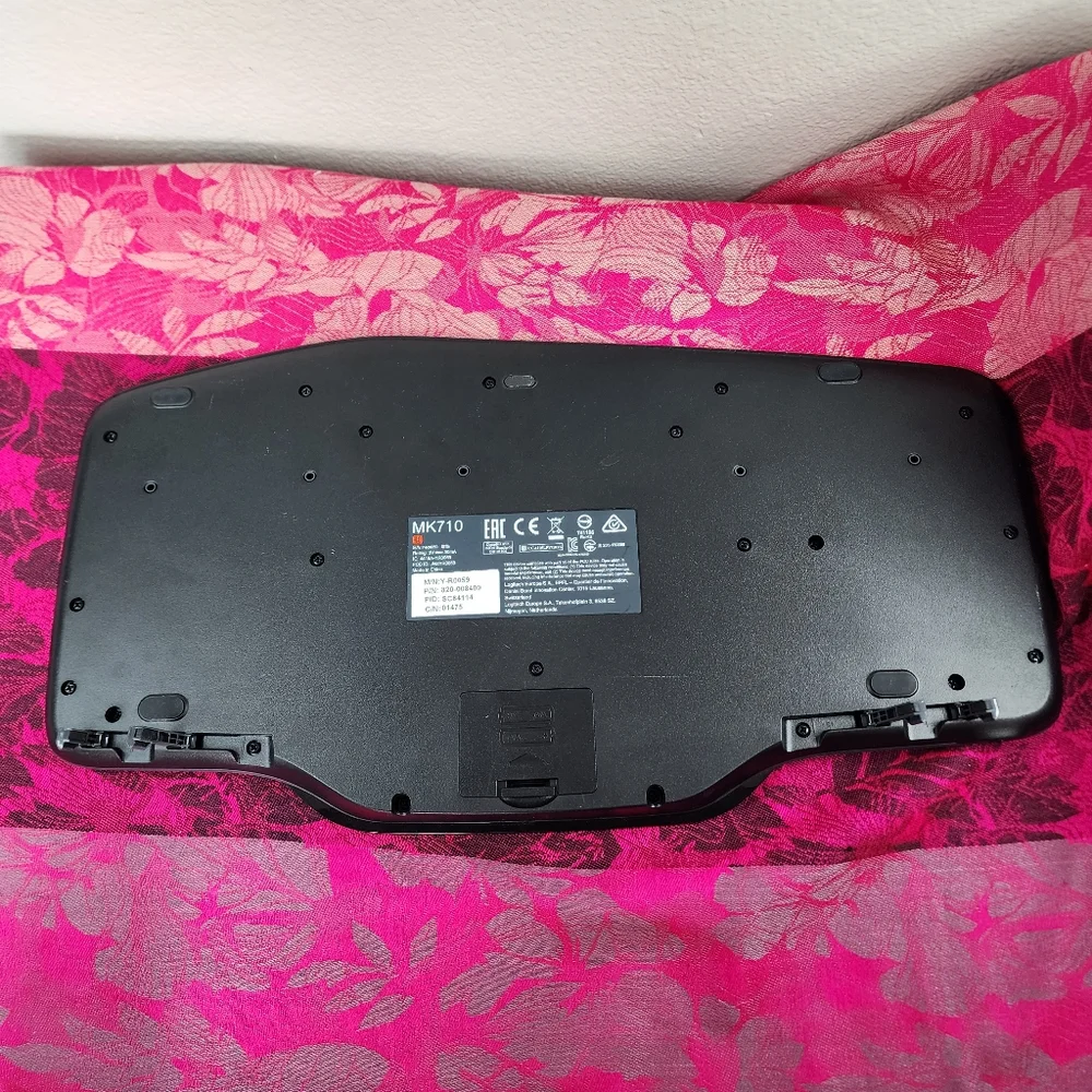 Logitech MK710 Wireless Keyboard Without Unifying Dongle. EUC.